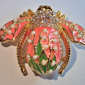 Bee brooch dumplin new arrivals