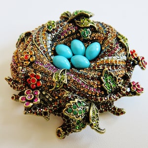 Heidi Daus on A Larks Bird Nest Brooch Pin - Etsy
