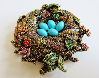 Heidi Daus On A Larks Bird Nest Brooch Pin