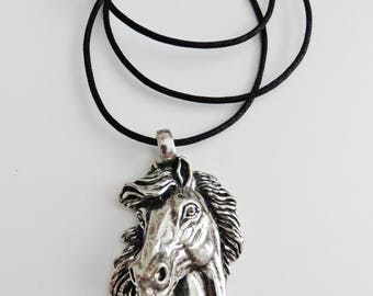 Large Shiny Pewter Dimensional Horse Head Pendant Necklace