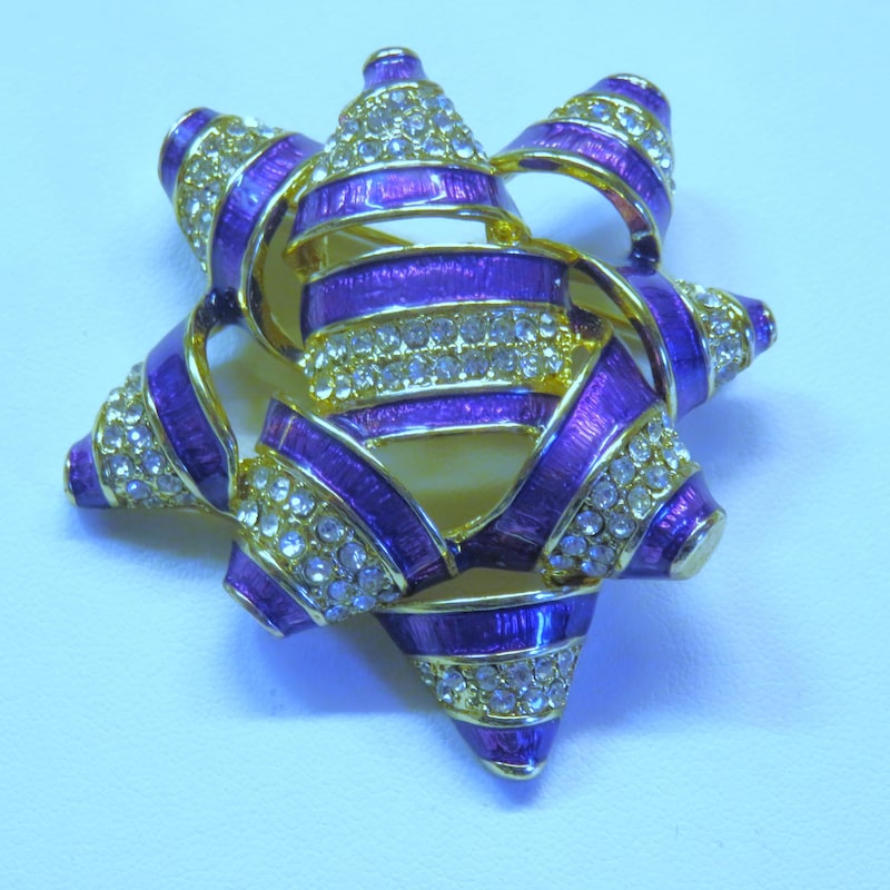 Tres Chic Bow Broach with Rhinestones and Pearl main image 1