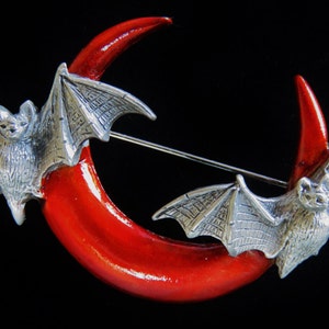 JJ Jonette Halloween Half Moon With Two Flying Bats Brooch Pin