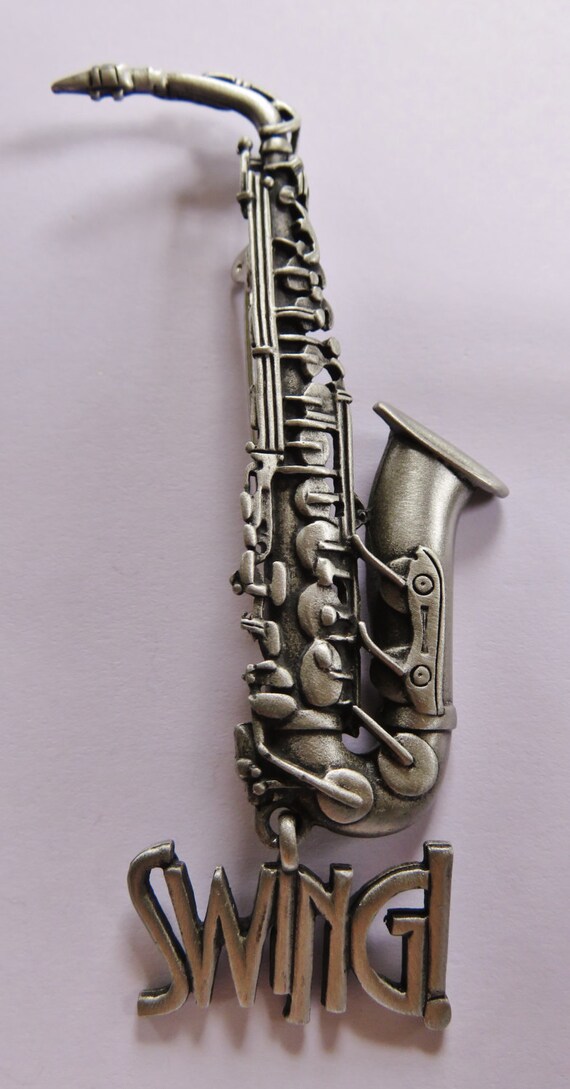 Saxophone brooch 2024