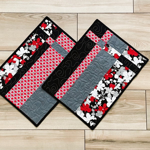 QUILTED PLACEMAT SET of 2, Red, Gray, Black and White Placemats, Modern Placemats, Handmade Placemats, Pieced Placemats, Table Decor
