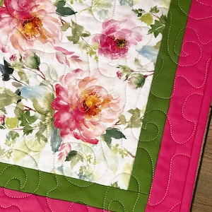 QUILTED PLACEMAT SET of 4, Placemats, Handmade Placemats, Pieced Placemats, Spring Placemats, Roses Placemats, Table Decor