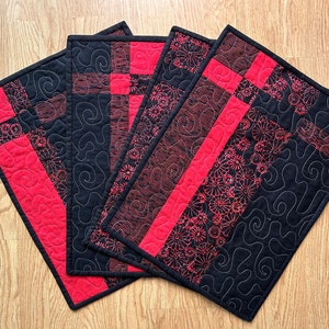 QUILTED PLACEMAT SET of 4, Red and Black, Modern Placemats, Handmade Placemats, Pieced Placemats, Unique Batik Print, Floral