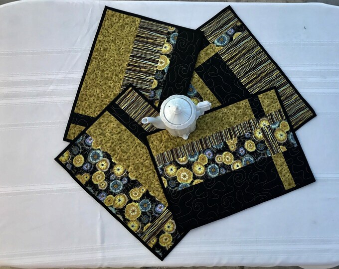 QUILTED PLACEMAT SET of 4, Gold & Black Placemats, Modern Placemats