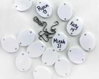 Etiquetas circulares adicionales: Letreros de madera sencillos para escribir en el calendario, cumpleaños familiares y días de cielo. Los juegos de calendarios se venden por separado.