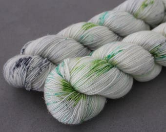 Magpie - "Mojito" - 75/20/5 Superwash Merino, Nylon, Gold Stellina - Sock Yarn
