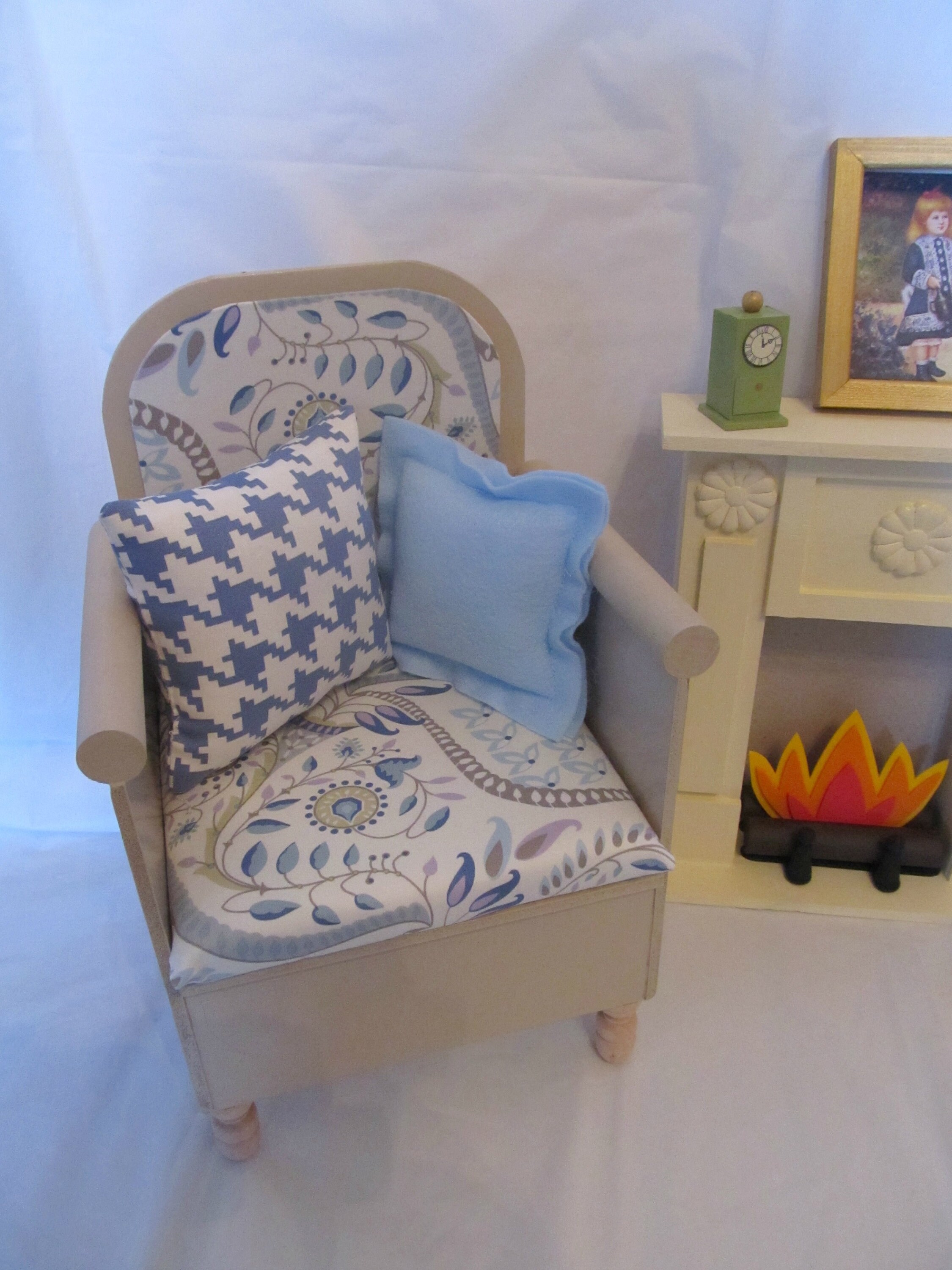 18doll Pattern _ Furniture _ Arm Chair & Accessories Pattern _ EASY
