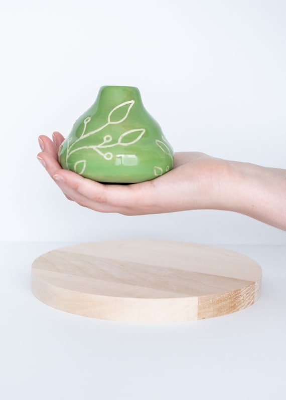 Boho Green Floral Bud Vase: Sgraffito Artwork
