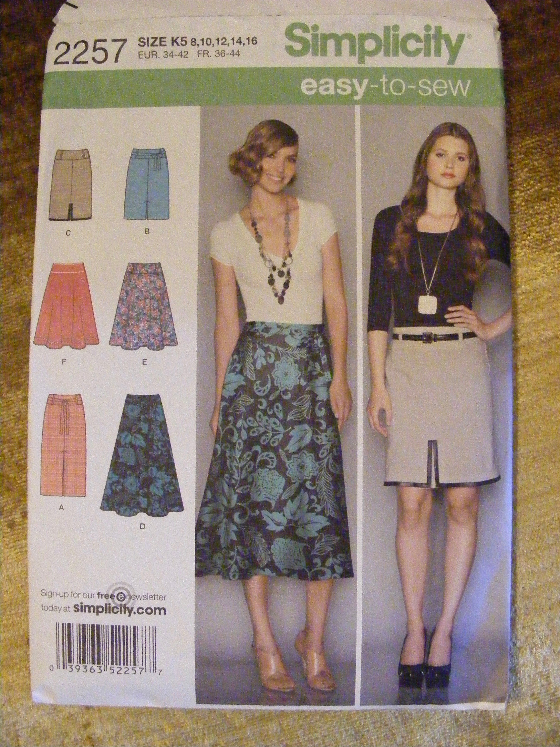 Misses' Slim / Flared Skirt Uncut Simplicity Sewing Pattern
