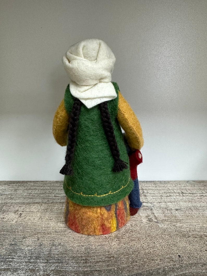 Handmade Felt Folk Doll Mother with Baby/Beautifully Hand Embroidered Ethnic Kyrgyz Doll /Gift Ideas/Decoration for Mother's day image 2