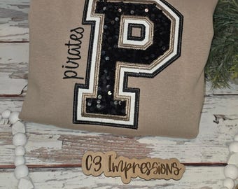 Sweat-shirt lettre sequins personnalisé, col rond avec écusson universitaire, chemise initiale personnalisée, pull lettre lettre scintillante, chemise Game Day, maman sportive