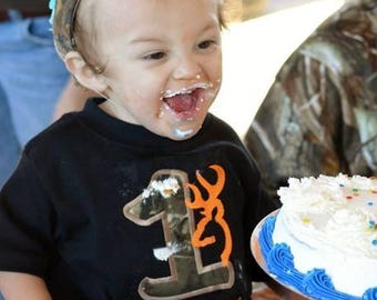 Combinaison/chemise pour le premier anniversaire du chasseur (manches courtes)