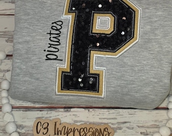 Sweat-shirt lettre sequins personnalisé, col rond avec écusson universitaire, chemise initiale personnalisée, pull lettre lettre scintillante, chemise Game Day, maman sportive