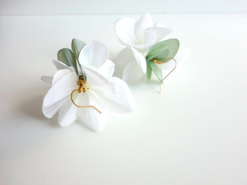 dancing petal earrings Brides made Goldsilver colorplated hooks Nickel free White green Summer Special Offer White Flower Earrings