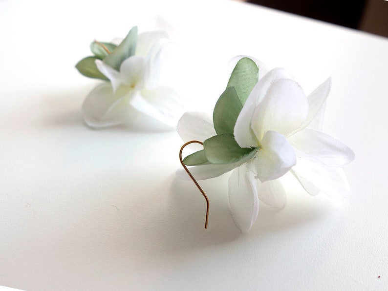 dancing petal earrings Brides made Goldsilver colorplated hooks Nickel free White green Summer Special Offer White Flower Earrings