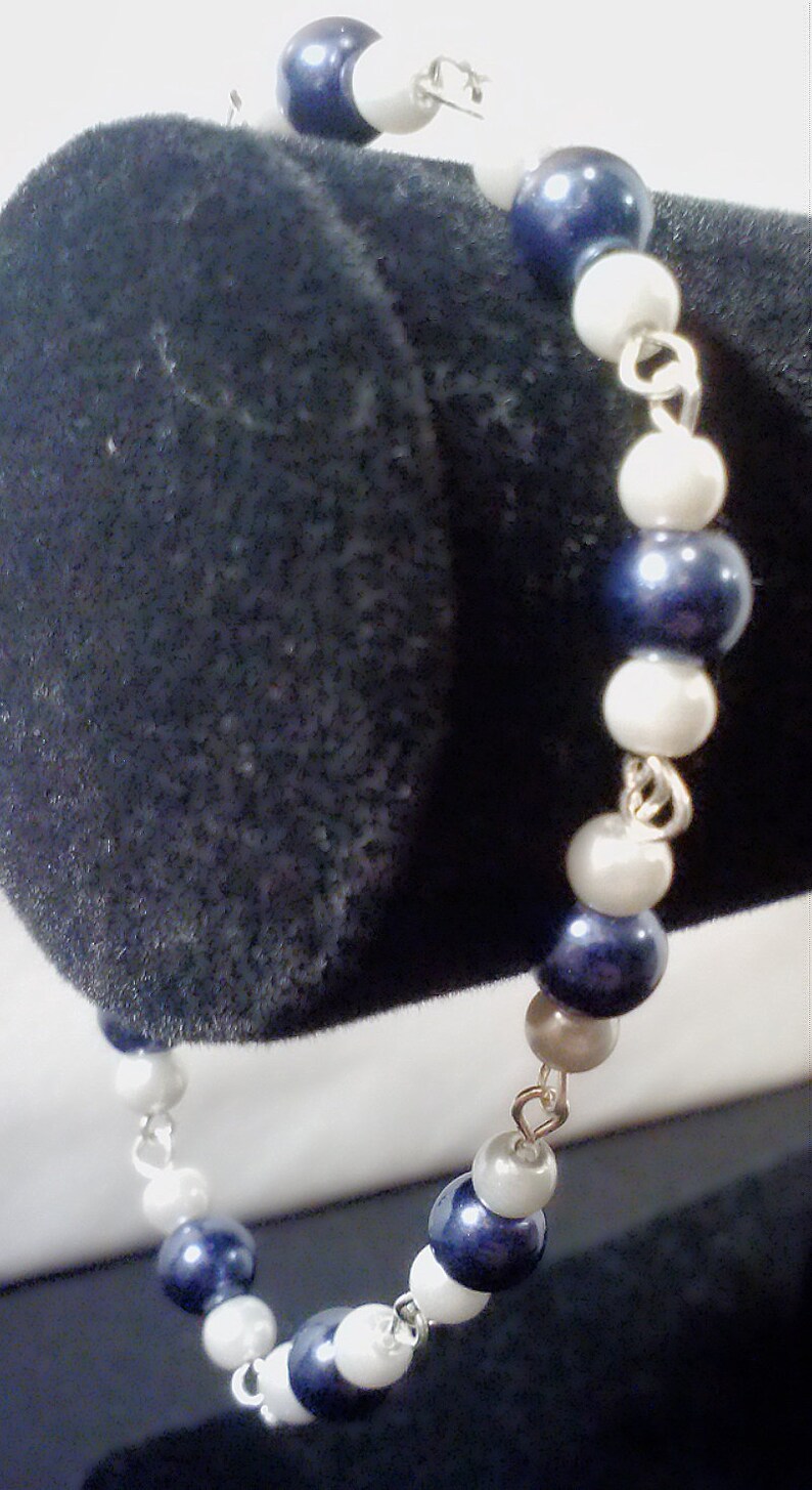 Silver and Navy Pearl Finish Beaded Bracelet on Elegant Silver Linked