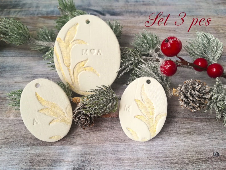 pequeño árbol de Navidad Corazón Encanto Adorno 2019 Primera Navidad como el Sr /& sra