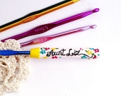 Personalized Name Crochet hook Crochet hook Floral Design Ergonomic hook Crochet supplies Custom crochet hook Polymer clay hook Gift for her