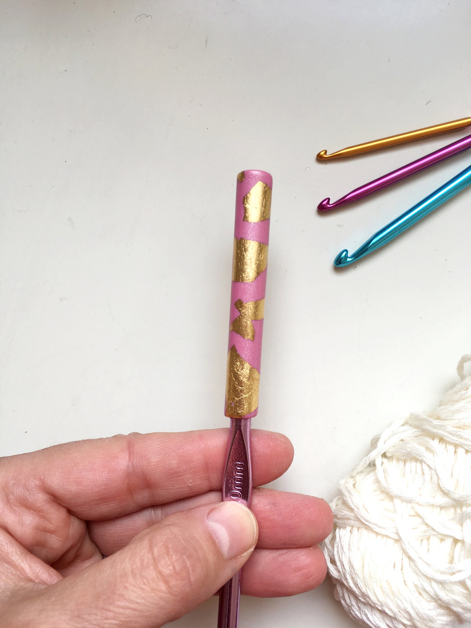 CHOOSE SIZE 3 Polymer clay crochet hooks with gold flakes Etsy