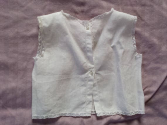 Toddler's 1940s cotton lawn chemise with hand-emb… - image 6