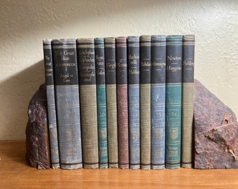 Blue-and-green cover 1952 Britannica&#39;s Great Works present the then-known world in glittering details in science,  literature, & philosophy