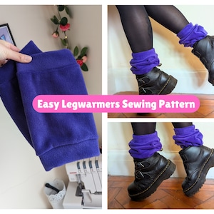 Puede incluir: Calentadores de piernas de forro polar morado con un borde doblado. Los calentadores de piernas se llevan sobre botas negras con suela gruesa. La imagen incluye el texto "Easy Legwarmers Sewing Pattern".