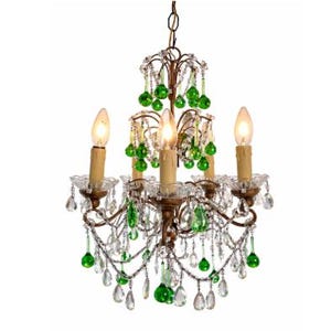 希少品！ビーズ装飾の金メッキトールシャンデリア、5灯、エメラルド色のムラーノガラスの雨粒とマカロニビーズのガーランド、クリスタルボベッシュ付き、ベネチアン、アンティークゴールド