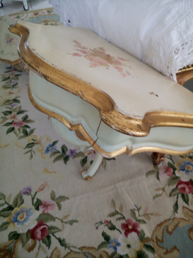 Venetian laquered,hand painted console table,Louis XV style curved leg italian furniture,shabby cottage chic,florentine funiture,soft colors