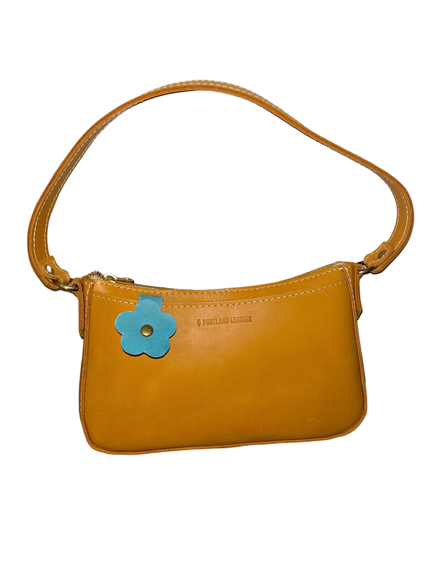 Shoulder Bag  Styles that never go out of fashion. Code: SB104