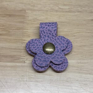 Breloque de sac à main en cuir à fleur à pression
