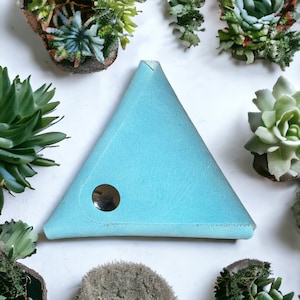 Triangle leather pouch