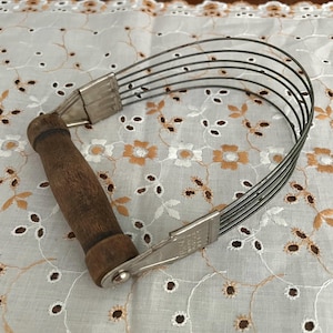 Vintage Androck Hand Pastry Blender Wood Handle Kitchen Gadget 1929 Patent Date