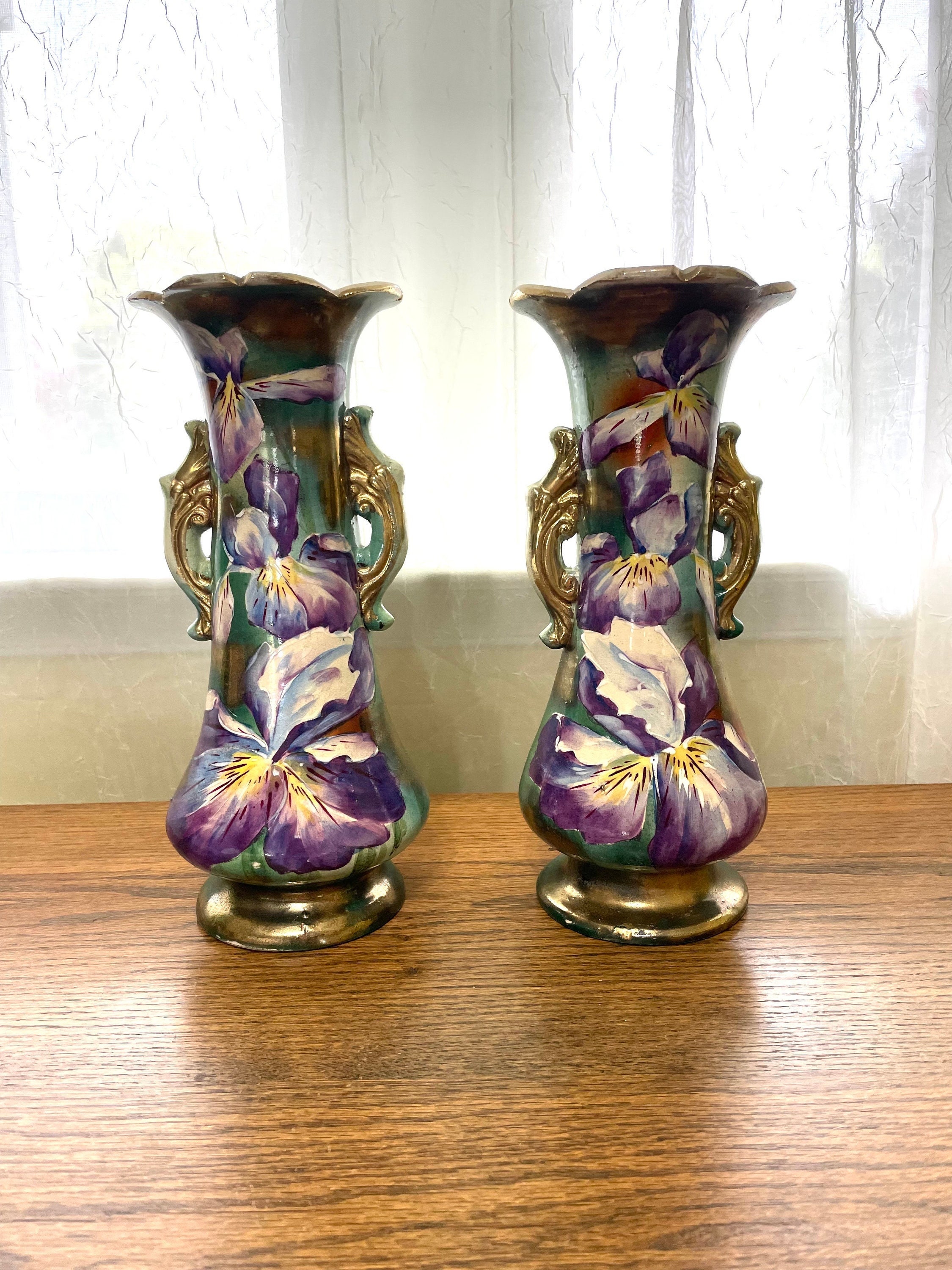 陶器　イギリス　オックスフォード製　デボラ・シアーズ　花瓶　花器　手描き アンティークの日本製陶器製花瓶ペア：アールヌーボー様式の手描き