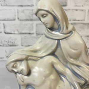 Vintage Michelangelo PIETA Statue Ceramic Mary and Jesus 1970s