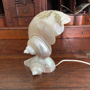 Vintage Turbo Shell Boudoir Lamp Mother of Pearl Turban Carved Palm Tree 7-1/2" image 1