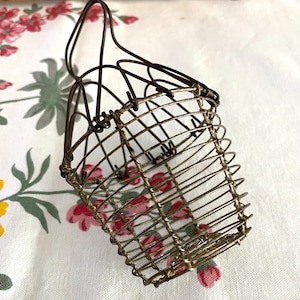Small Antique Collapsible Wire Basket for Eggs Farmhouse Decor Vintage French