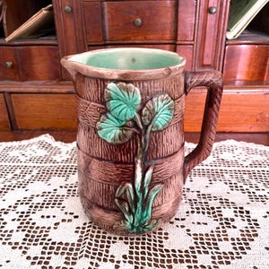Antique Majolica 6-1/4&quot; Pitcher Creamer Wood with Geranium Leaves c1890 Vintage Pottery