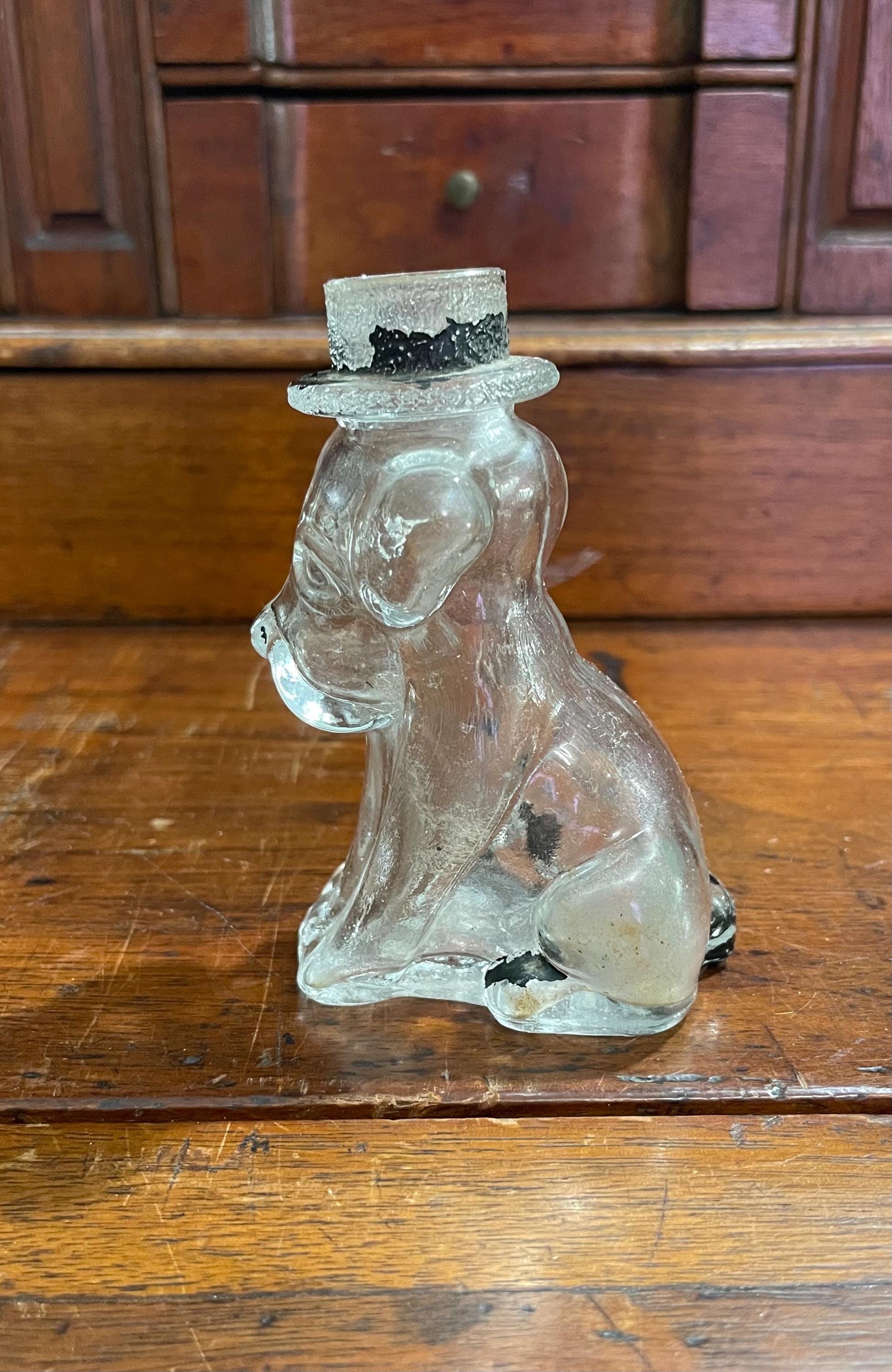 アンティーク雑貨 Victory Glass Bulldog Candy Container Victory Glass Bulldog Glass Candy Container with Lid Circa