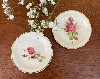 Deux coupelles à beurre Rose en porcelaine vintage.