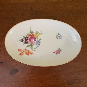 Henneberg Porzellan Oval Serving Dish 9&quot; German Democratic Republic Flowers 1777