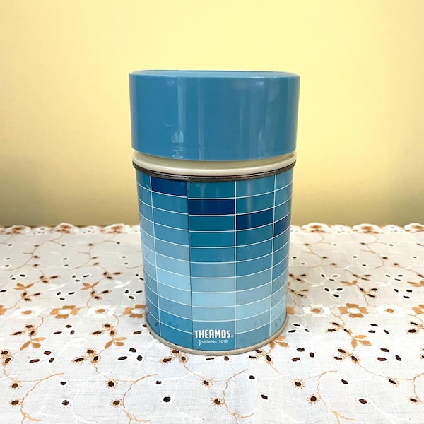 Termo de sopa vintage de 16 cm (6-1/4") con bloques en tonos azules, años 60 y 70, King Seeley.