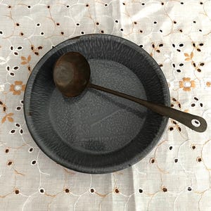Vintage Granite Ware Enamel 6&quot; Pie Plate Pan Gray with Ladle Spoon Farmhouse Decor