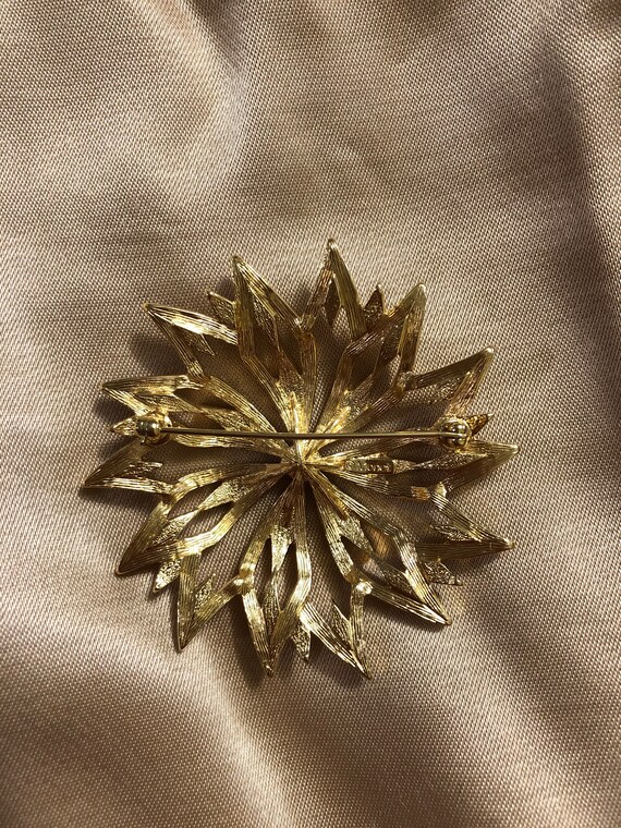 Vintage Goldtone MONET Brooch Pin Starburst - image 3