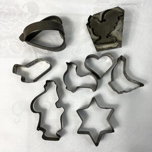 Vintage Cookie Cutter Lot of 8 Steel or Tin Kreamer Handled Heart and Chicken Flatback