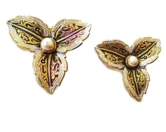 Damascene Leaf Earrings Trefoil Design With Pearl Spanish Toledo Jewellery