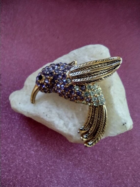 Exquisite Monet Rhinestone and Gold Tone Hummingb… - image 4