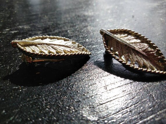 Bsk leaf hotsell earrings